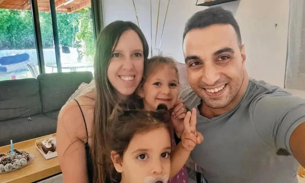 Φρίκη για πατέρα στο Ισραήλ: Aγνοείται η γυναίκα και οι κόρες του
